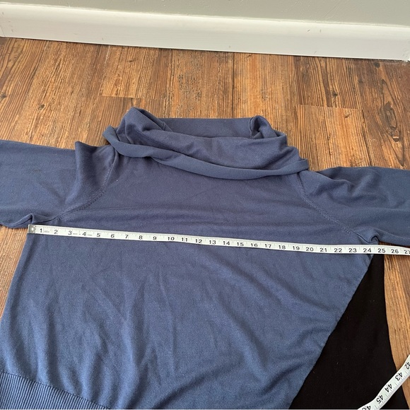 Linda Matthews Cowl Neck Asymmetrical Hem Color Block Sweater - Picture 3 of 9